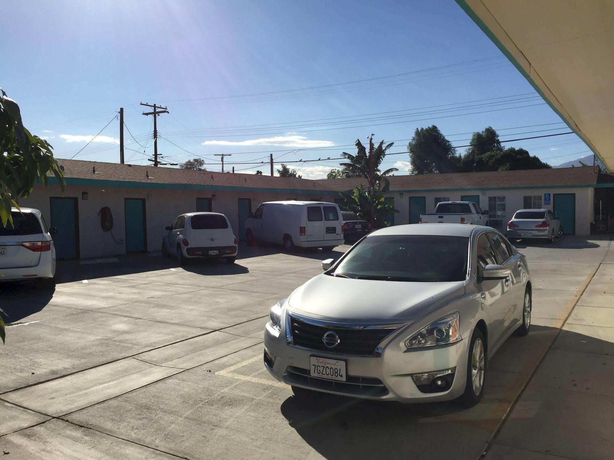 Deluxe Inn Motel Indio Exterior photo